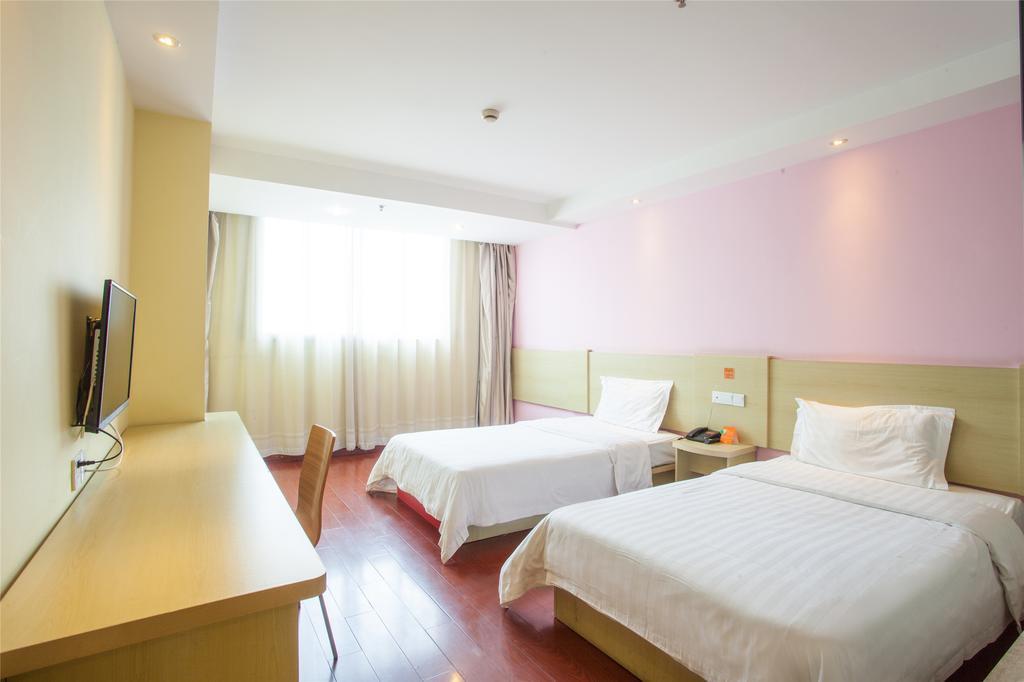7Days Inn Guangzhou South Railway Station Nan Pu Metro Station Exterior foto
